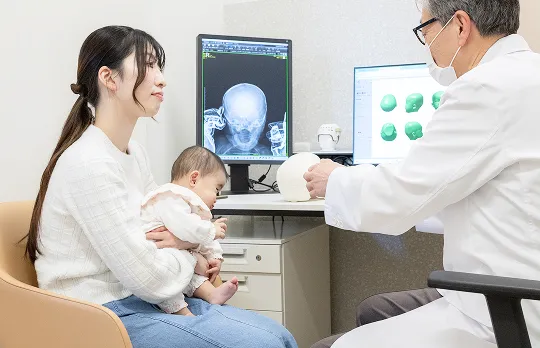 病気によるゆがみでないかの鑑別診断